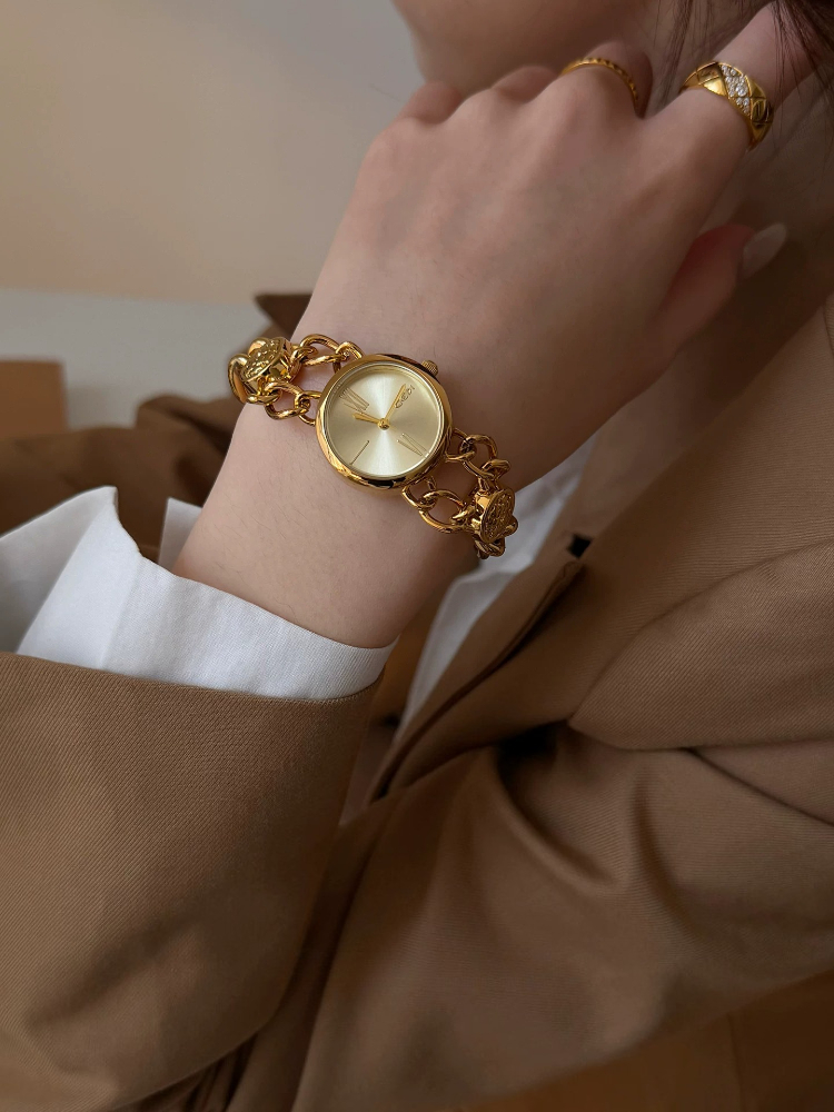 Elegant Minimalist Gold 22mm W - Luxury Watch Gift For Her recension och pris